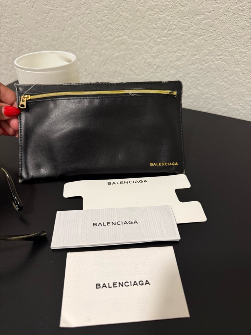 Balenciaga Black Sunglasses with Twist Arms (Pouch + Authenticity Card) - Picture 4 of 5